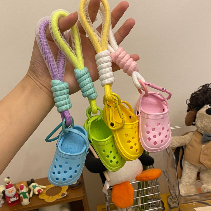 多巴胺色洞洞鞋钥匙扣 创意糖果撞色mini鞋子包挂件 情侣挂饰野营