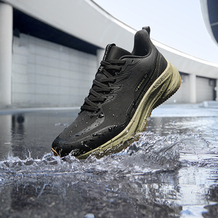 36雨屏跑步鞋2026冬季新款防泼水运动鞋雨天通勤鞋减震耐磨跑鞋男