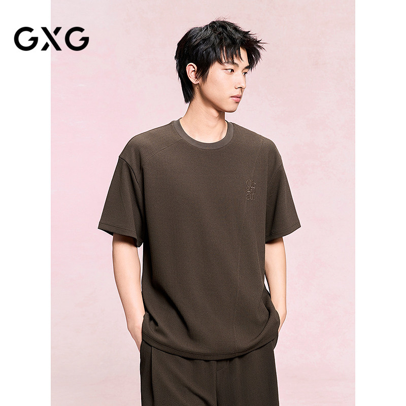 GXG男装 夏季咖色肌理材质字母百搭圆领短袖T恤男图片