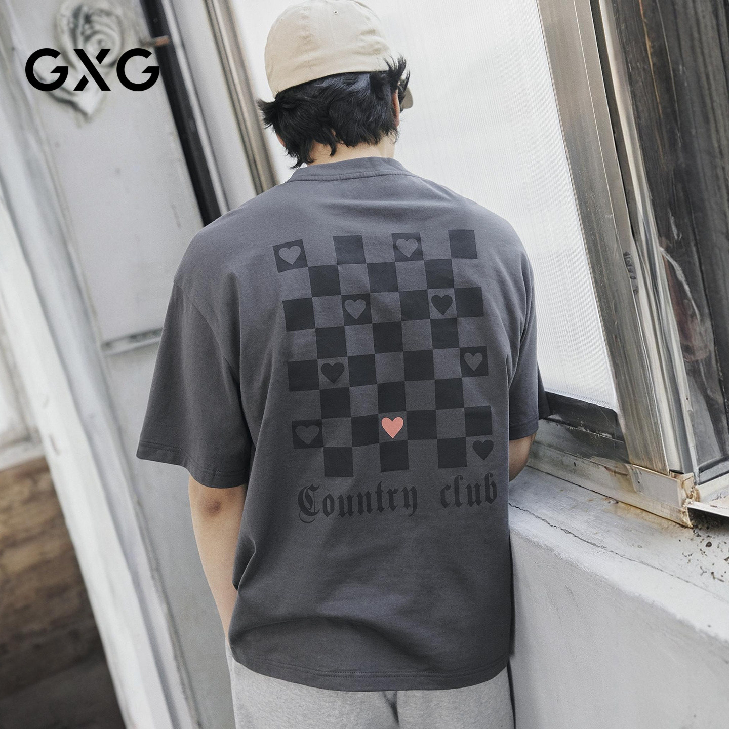 GXG男装 字母印花棋盘格设计时尚潮圆领短袖T恤 2026年夏季热销图片