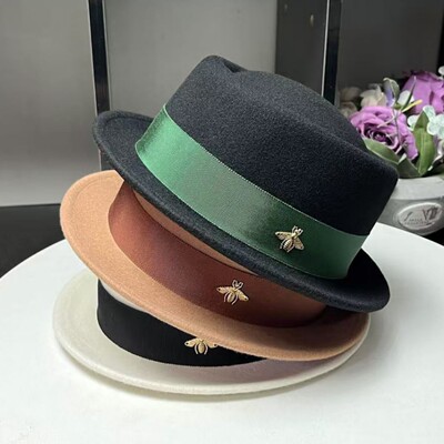 小蜜蜂法式秋冬凹顶平沿羊毛呢礼帽女小沿英伦休闲帽子毛毡帽出游