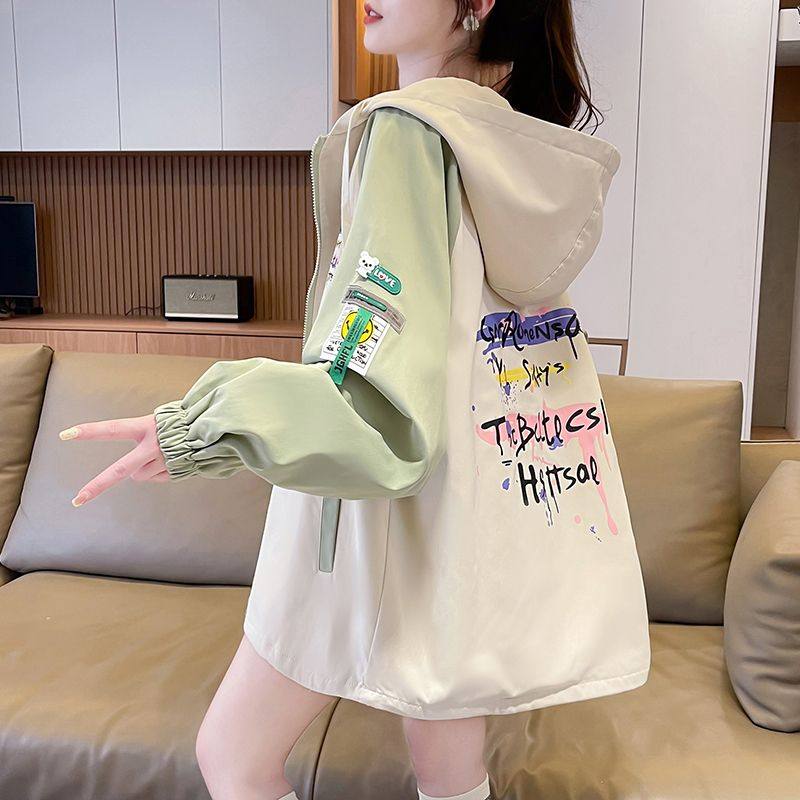 棒球服外套女春秋装初中高中学生宽松大码连帽冲锋衣工装夹克风衣