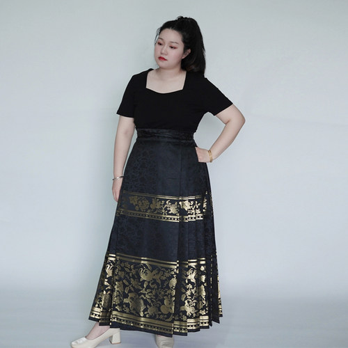 随淇自然织金马面裙大码汉服