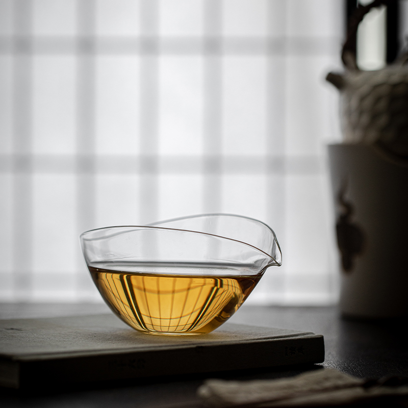 草木祠无由扁舟公道杯