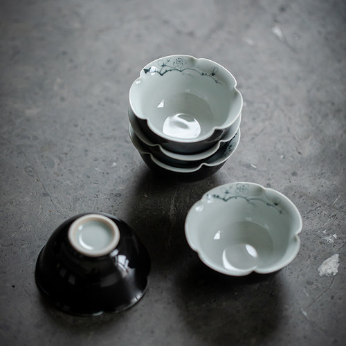 草木祠手绘陶瓷玄黑花口品茗杯