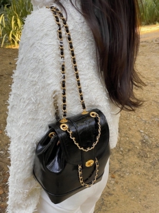 韩国小众Cardinal red小香风链条背包牛皮水桶觅觅流浪风双肩女包