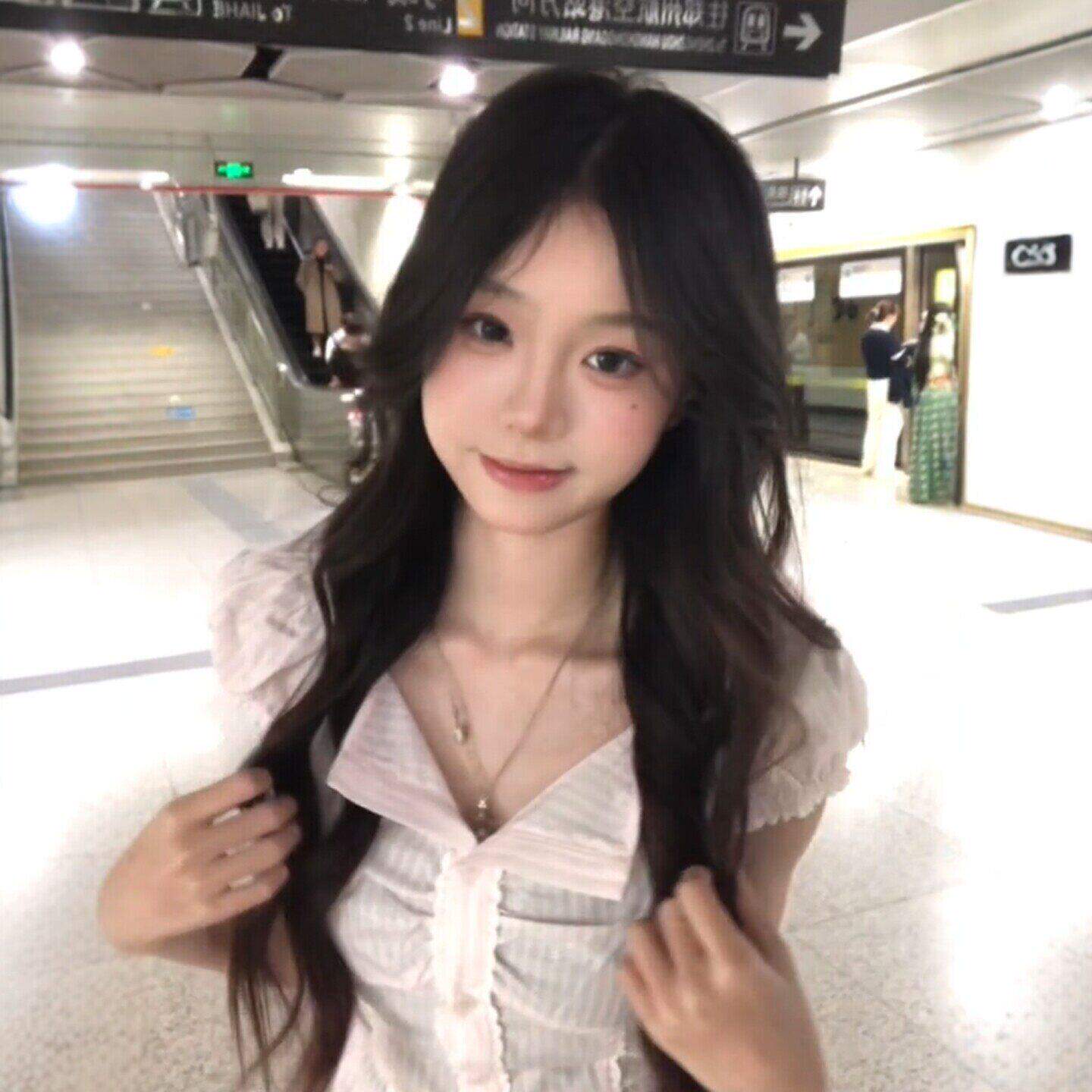 时尚学院通勤风衬衫半身裙两件套装减龄一整套ootd穿搭2026夏季