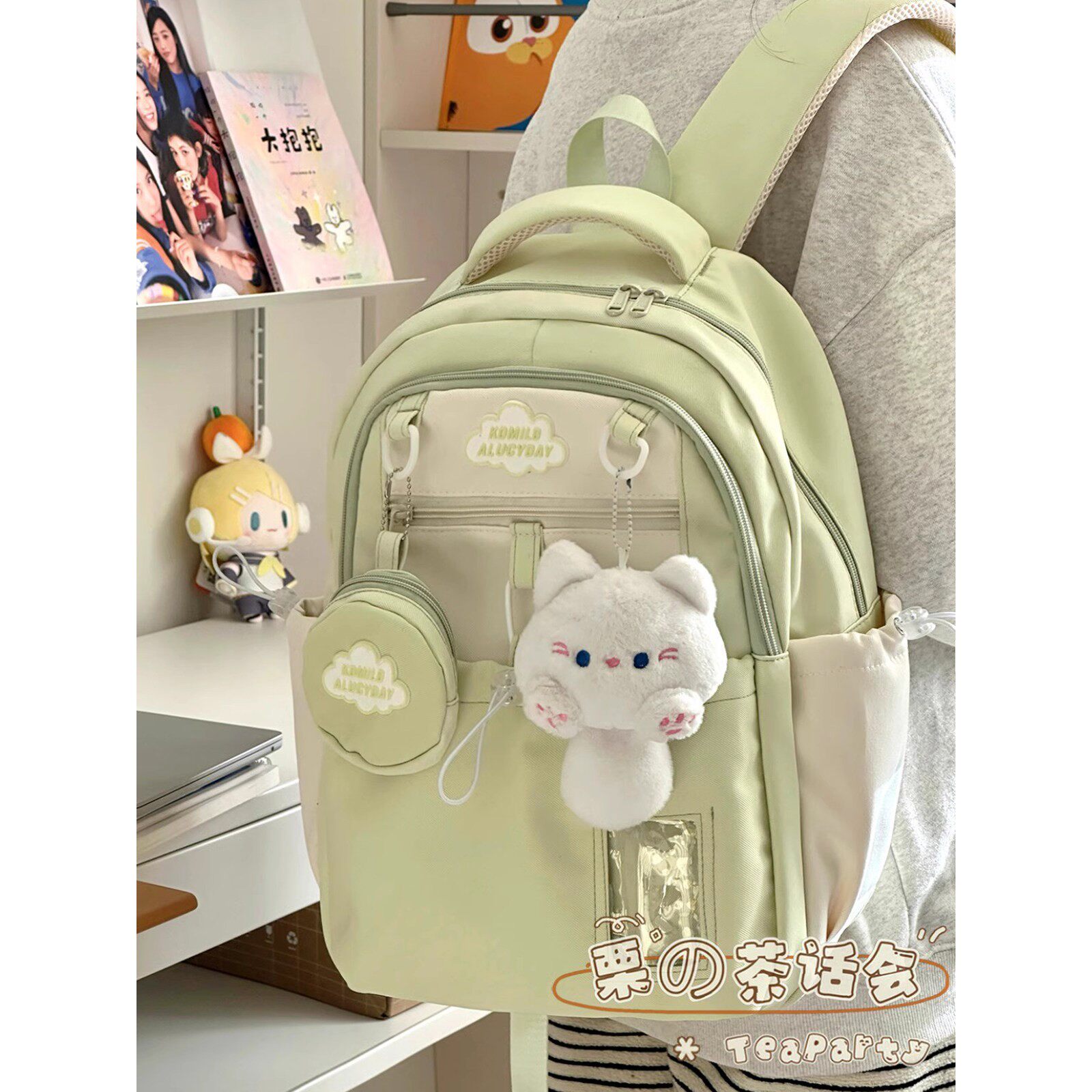 可爱休闲书包初中高中大学生党双肩包女生上学通勤电脑背包