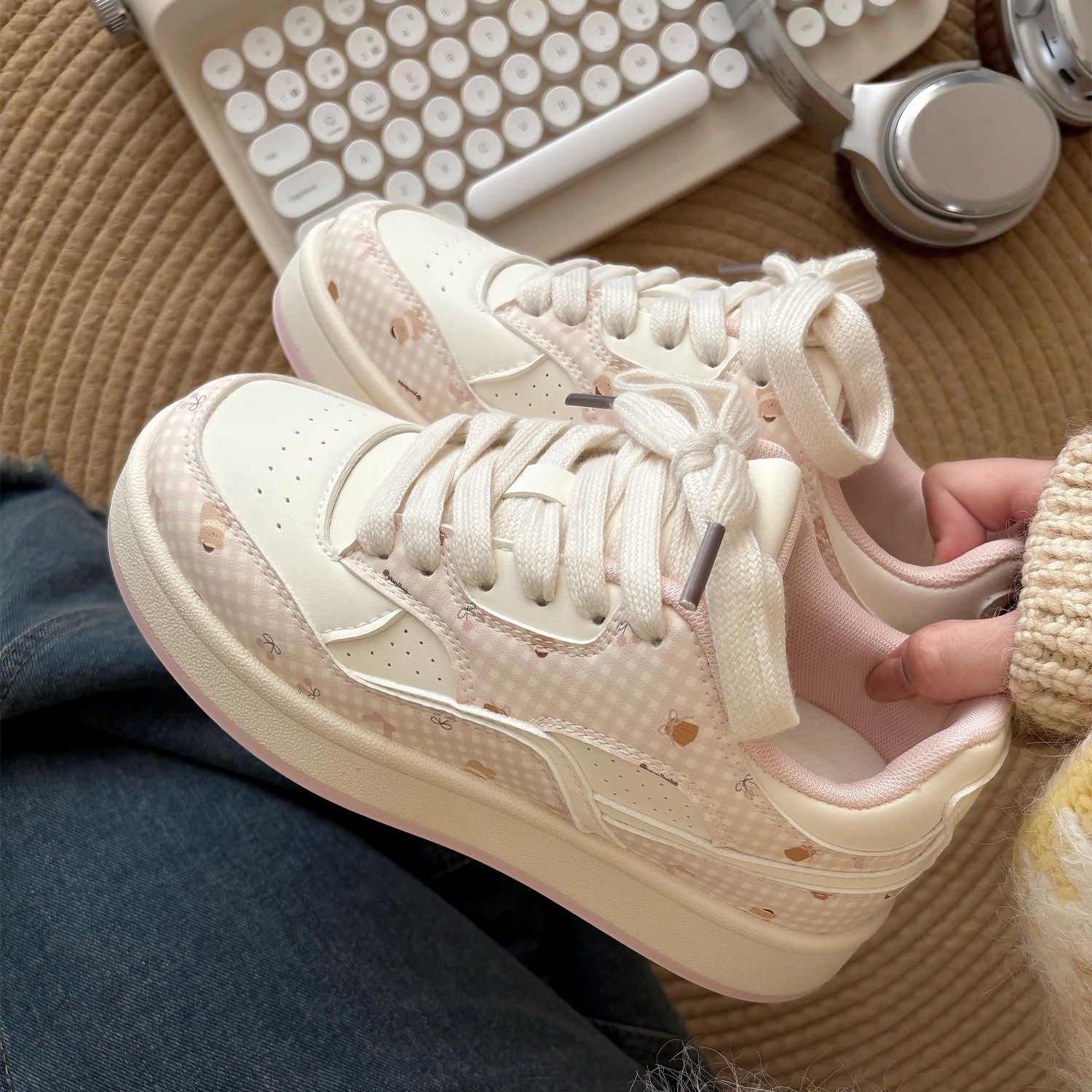 板鞋女款2025新款秋冬爆款女鞋