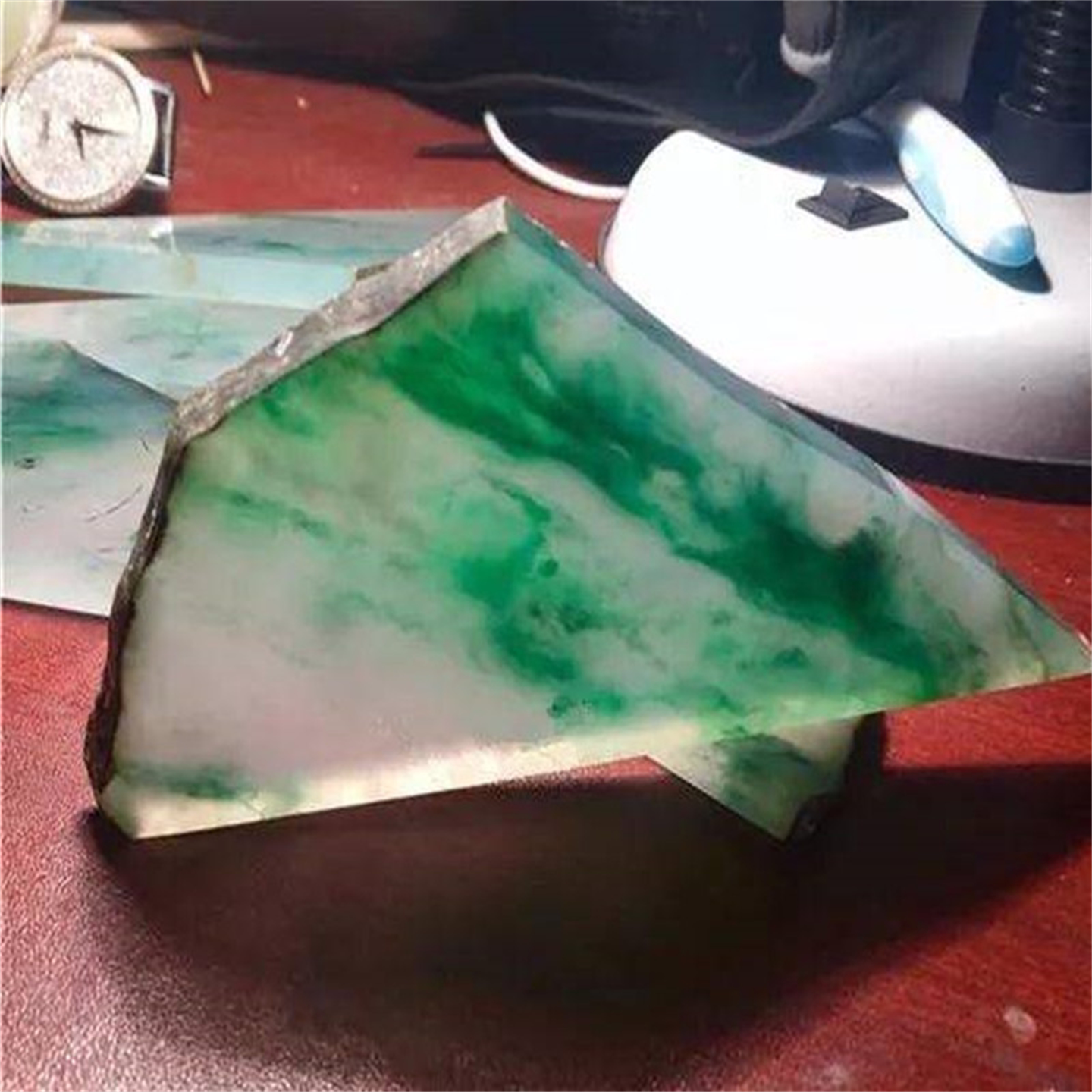 缅甸翡翠玉石毛料牌子挂件原石图片