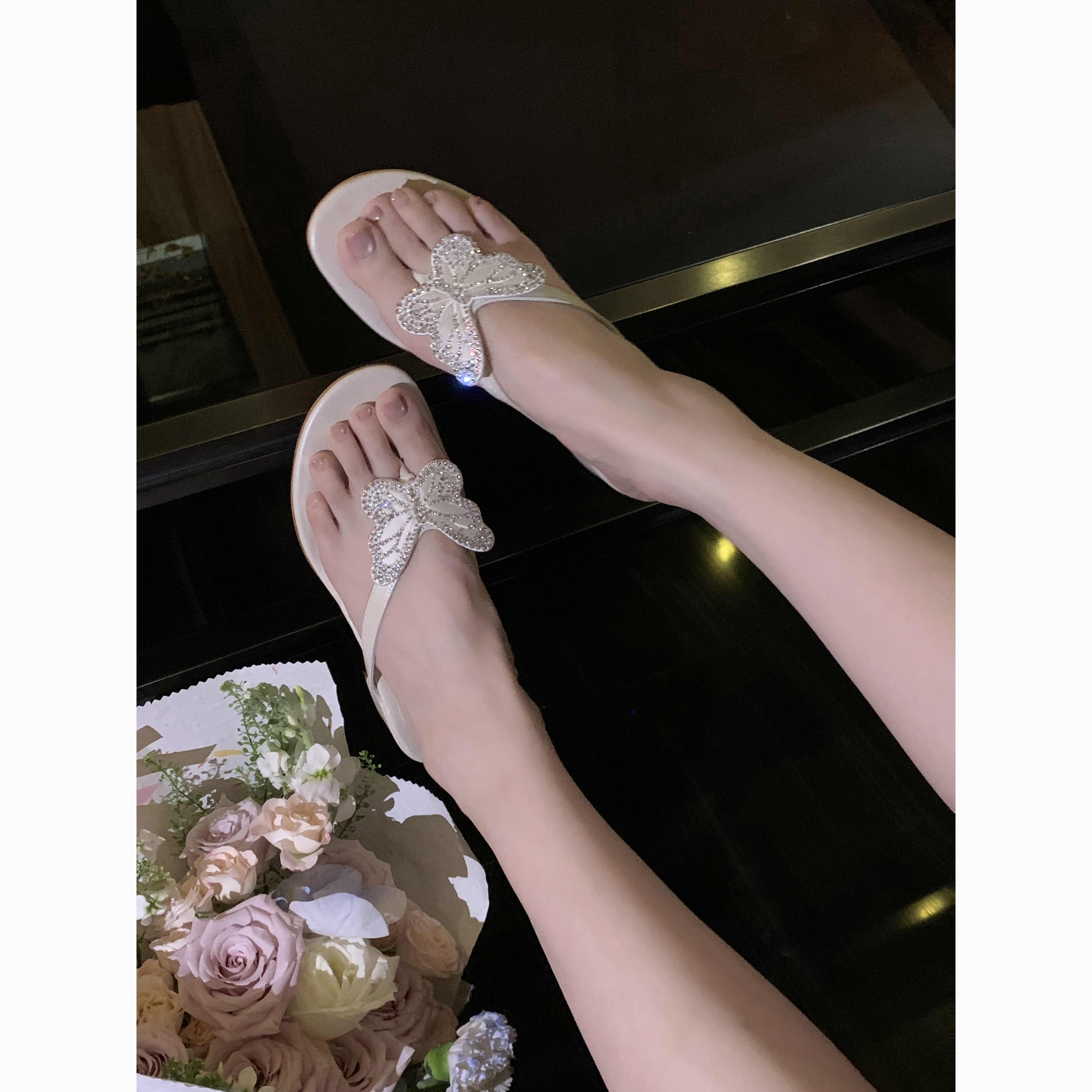 【benefanfan】珠光钻钻小蝴蝶夹趾中跟拖鞋仙女风闪闪真皮鞋底
