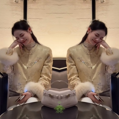 工艺毛毛袖口短款洋气外套穿搭