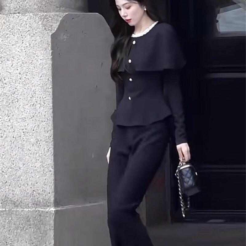 珍珠款式上衣显瘦微喇裤穿搭
