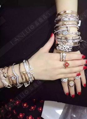 大牌定制18K金双环钥匙微笑手镯