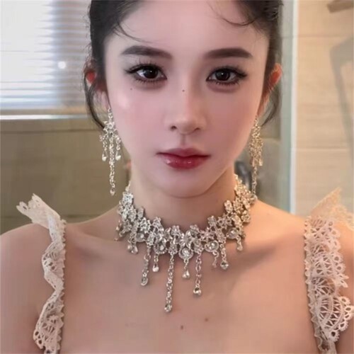 超闪满钻水滴流苏项链耳环套装女小众高级感晚礼服锁骨链