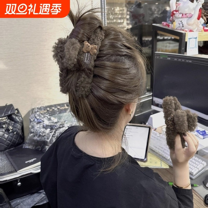 高级小众咖色豹纹爱心小熊毛绒抓夹大号后脑勺发夹韩国新款鲨鱼夹
