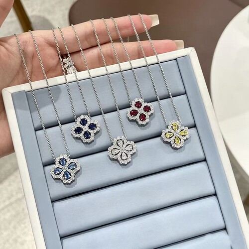 四叶草项链女轻奢Loop满钻花朵幸福之门吊坠水滴钻花型百搭锁骨链