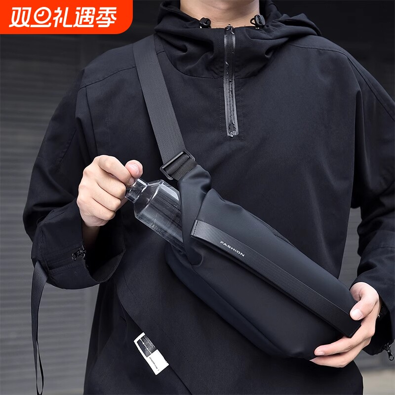 男士斜挎包潮流胸包机车防水骑行背包运动腰包男生单肩小挎包出行