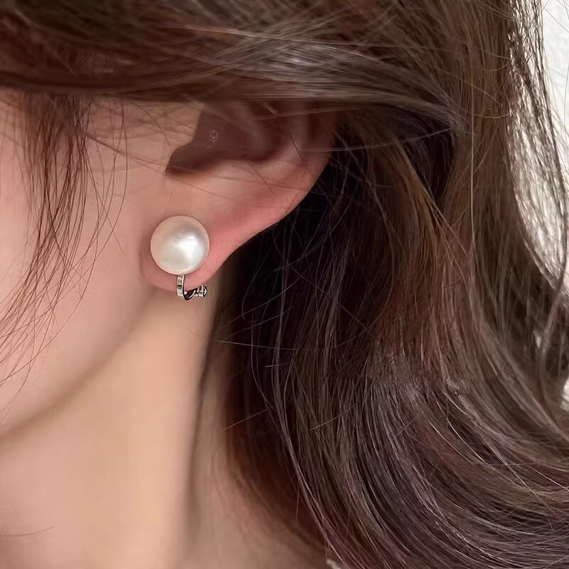 大珍珠三角耳夹女秋冬耳扣镶白珍珠无洞耳夹饰品配饰首饰个性设计
