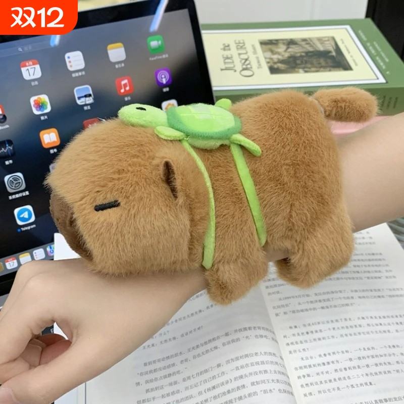 卡皮巴拉啪啪圈水豚玩偶手环男女