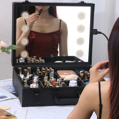 专业跟妆师化妆箱高级LED镜子带灯2026新款手提便捷大容量用收纳