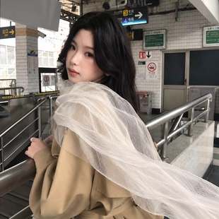 韩系文艺风白色围巾披肩女春秋款氛围感褶皱搭配大衣长条纱巾丝巾