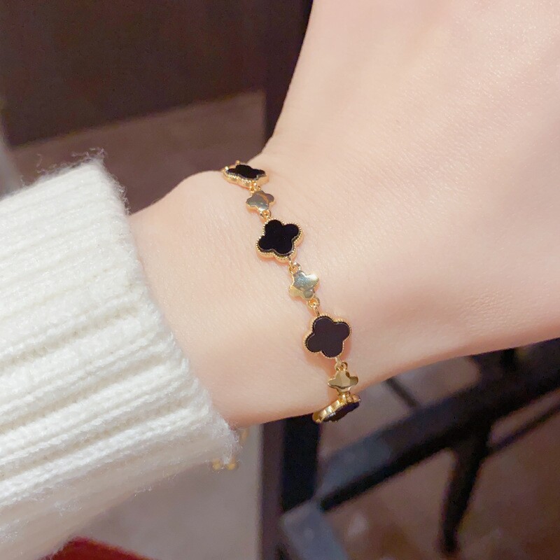 日韩时尚气质轻奢四叶花手链女网红个性百搭小清新手饰品一件代发