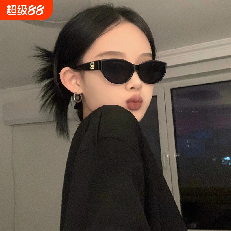 猫眼墨镜女款高级感偏光镜防紫外线太阳镜方眼镜开车高清黑框圆脸