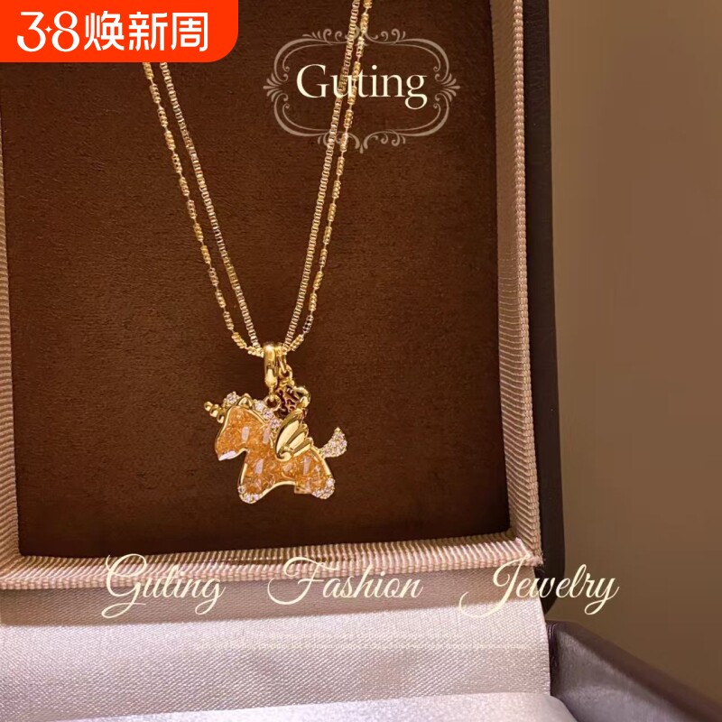 金色小马吊坠满钻项链女高级感轻奢小众配饰品2025新款秋冬毛衣链