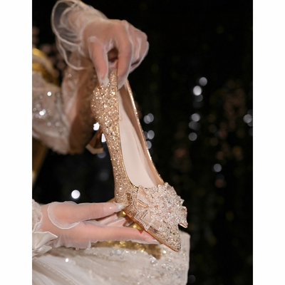 绝美水晶蝴蝶结婚鞋女主婚纱秀禾两穿新娘鞋日常可穿尖头细跟单鞋
