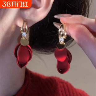 小众气质红色磨砂花瓣耳环女轻奢高级感时尚优雅耳坠银针精致耳饰