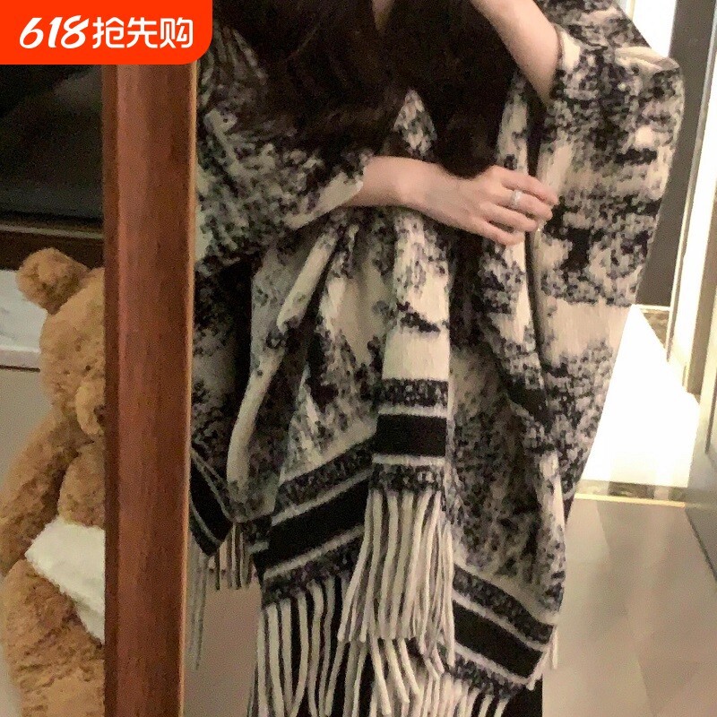 秋冬复古水墨画双面斗蓬披肩外套女流苏围巾百搭保暖上衣外搭黑白