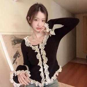 法式气质纯欲风杏色针织开衫女今年秋季新款修身短款拼接蕾丝上衣