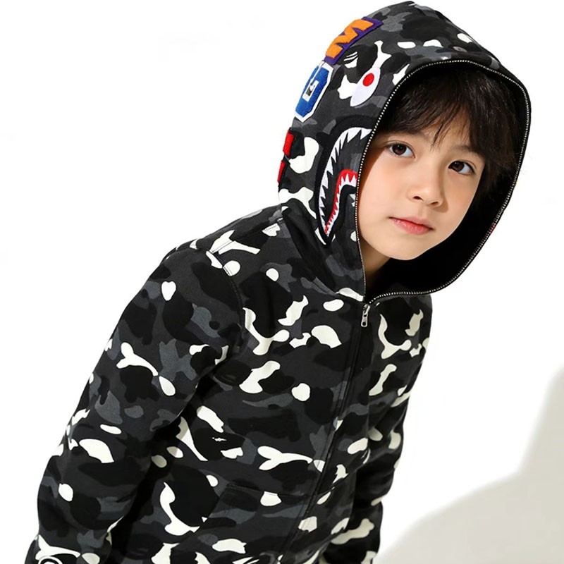 ape大童双帽刺绣新款潮鲨鱼服迷彩印花男女批发拉链到头外套红色