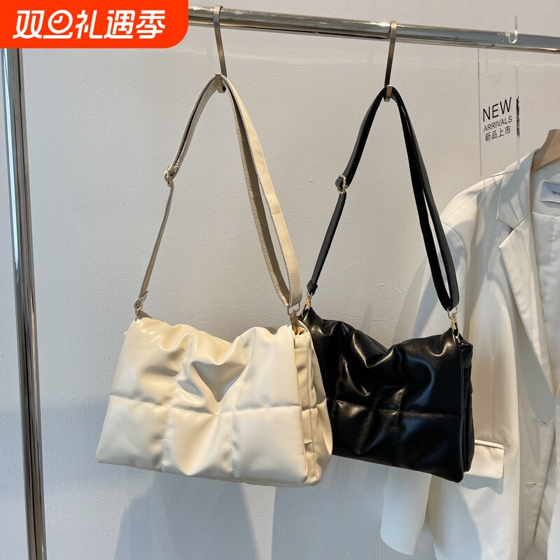 潮流女包2025新款包包女大容量包盖式格子单肩斜挎包小方包大容量