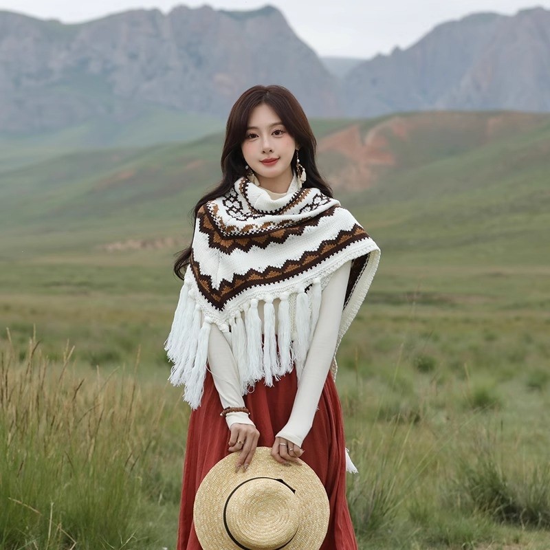 流苏波西米亚外搭毛线三角披肩女青海西藏云南披风斗篷民族风围巾