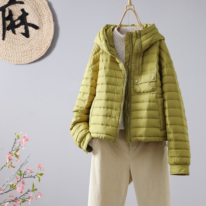 户外2025秋冬新款新国际90白鸭绒轻薄连帽羽绒服女韩版时尚纯色短