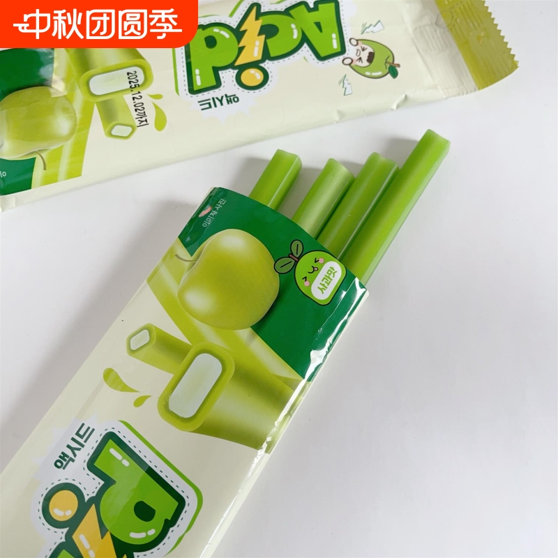 水果扭扭糖韩国零食可乐青苹果味长条夹心软糖酸甜味糖果儿童