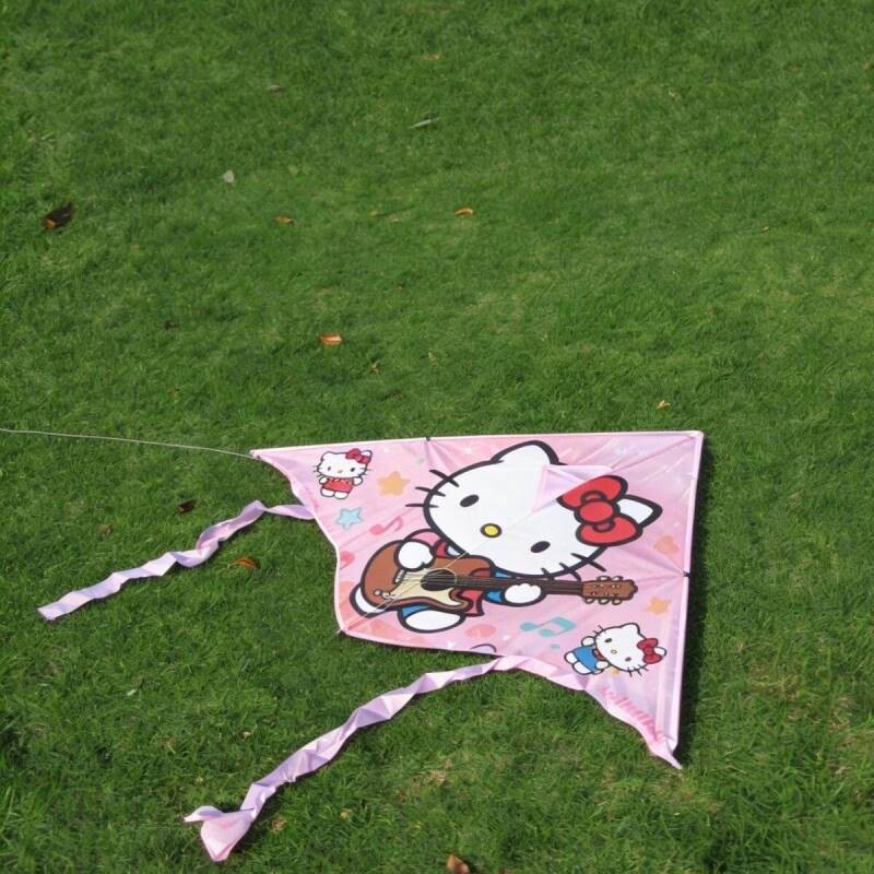 凯蒂猫风筝女孩儿童新手可爱猫咪手持小号三角风筝长尾微风易飞
