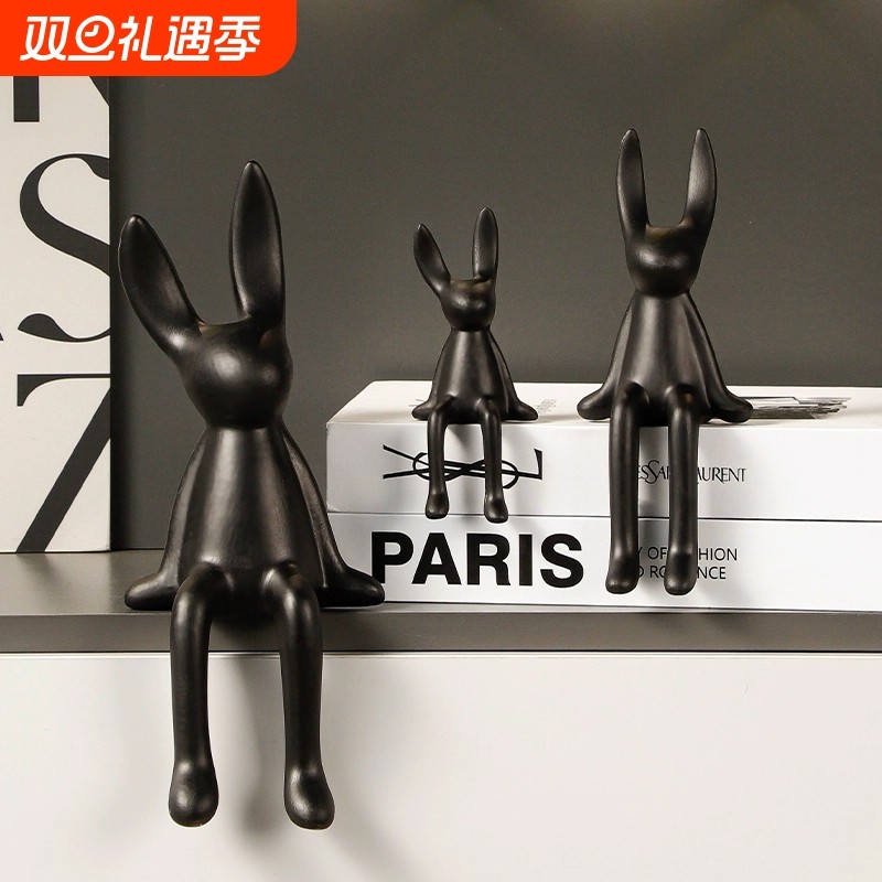 高级感兔子坐姿小摆件轻奢高档软装家居客厅电视柜酒柜桌面装饰品