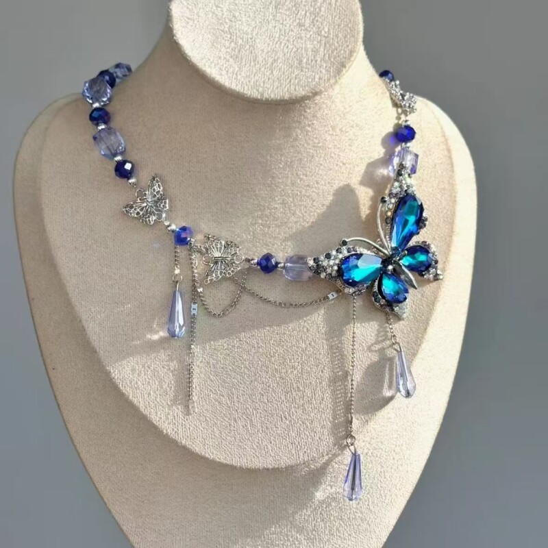 潮辣深蓝色水滴水晶串珠蝴蝶锁骨链女小众复古气质项链高级感颈链