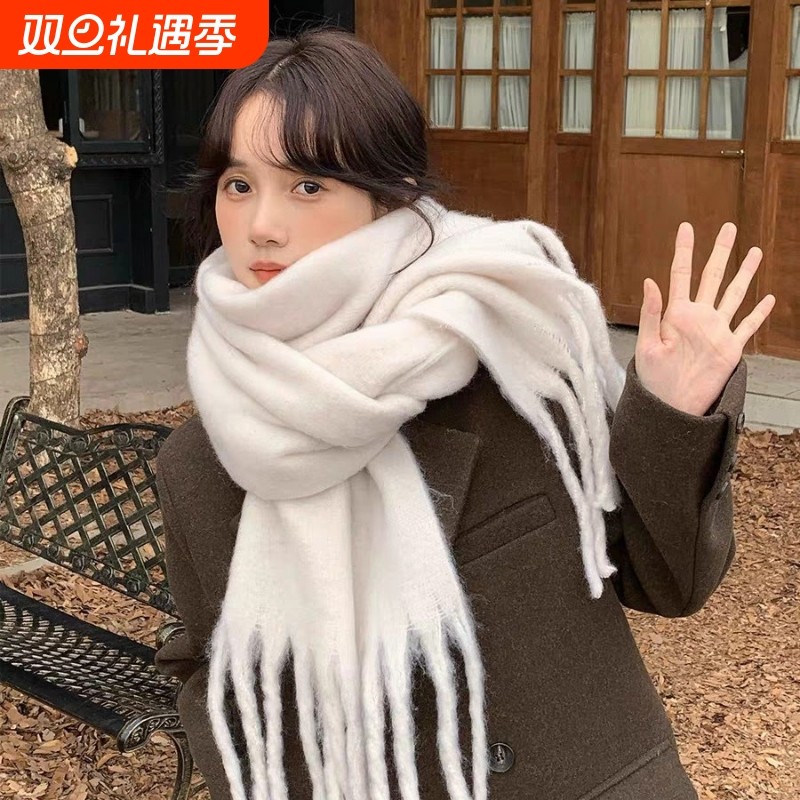 新款纯色围巾女氛围感软糯保暖小披肩冬季加厚马海毛情侣围脖