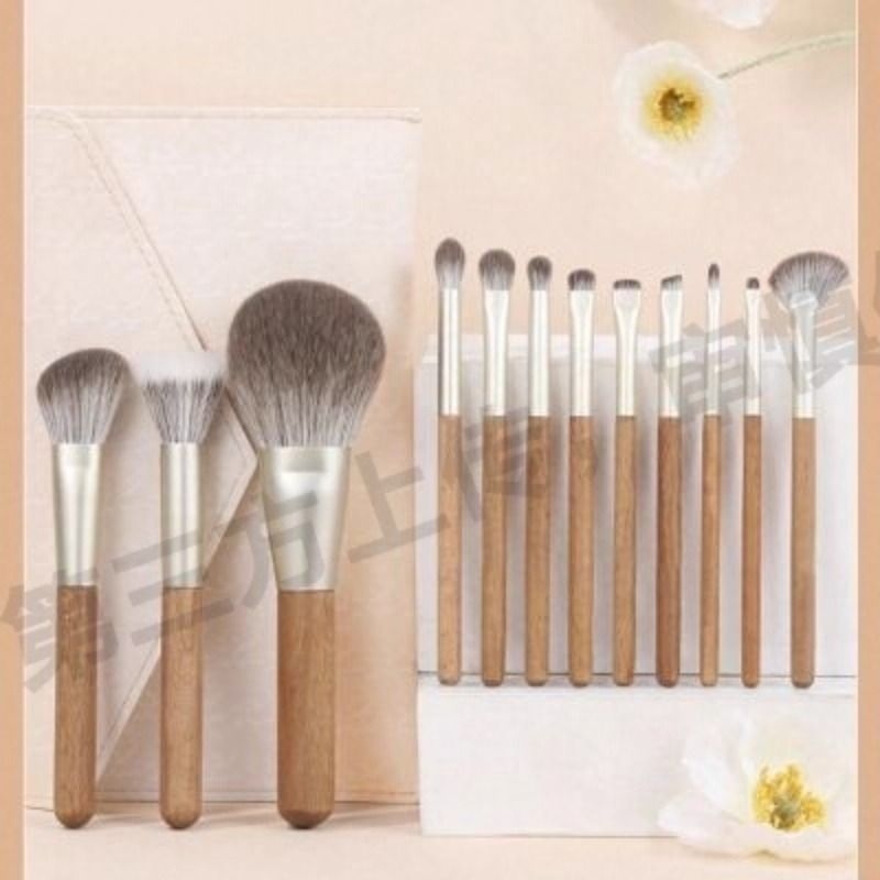 细节折角眼线刷卧蚕细节刷眼睑下至刷弯头眼影刷遮瑕刷便携化妆刷