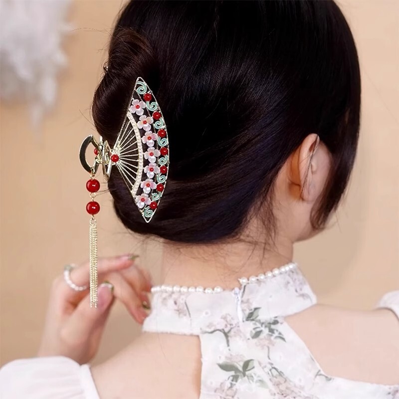 古风扇子流苏金属抓夹2024新款中国风发夹高级感后脑勺鲨鱼夹头饰