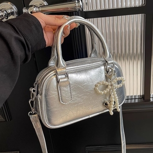 时尚 艾程包包女春夏百搭2025新款 设计感小众斜挎包女士手提小方包