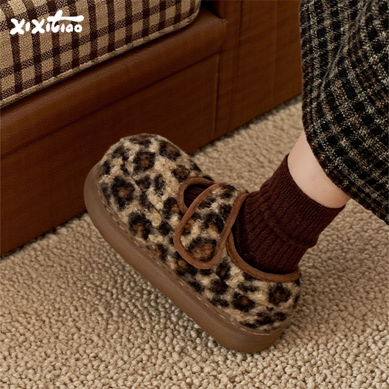 细细条时尚豹纹魔术贴面包鞋女