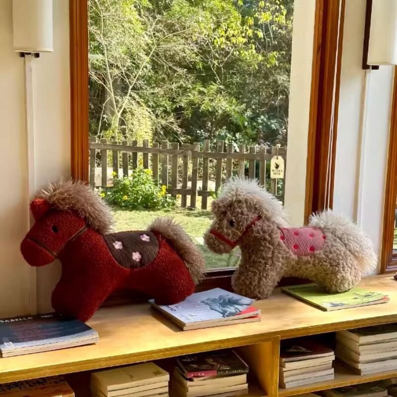 小红书同款新年小马抱枕坐垫马年大吉高颜值可爱靠垫送朋友礼物