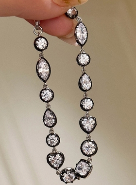 黑色闪钻几何形爱心手链轻奢高级感小众设计独特精致时尚手饰