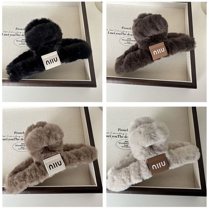 秋冬毛绒抓夹韩版字母贴布抓夹大号发抓气质鲨鱼夹发卡高级感夹子