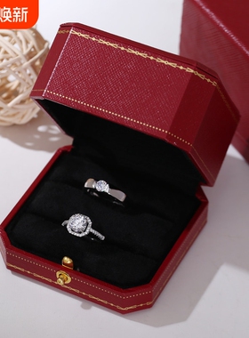 彷真假钻戒一对情侣结婚